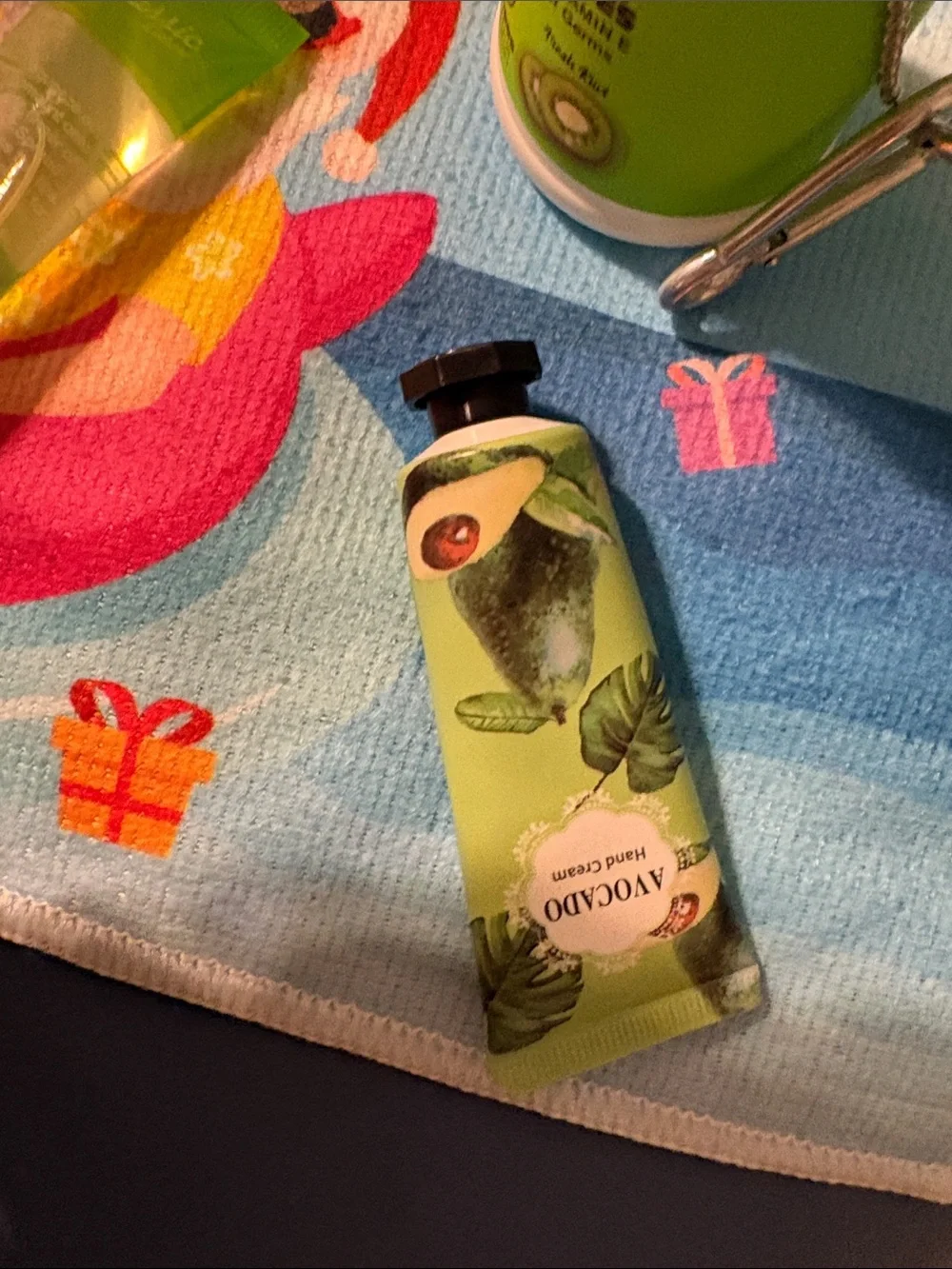 Tropical Party Set - Decorations, pen, lotion, lip gel, hand cream, wipes, cups